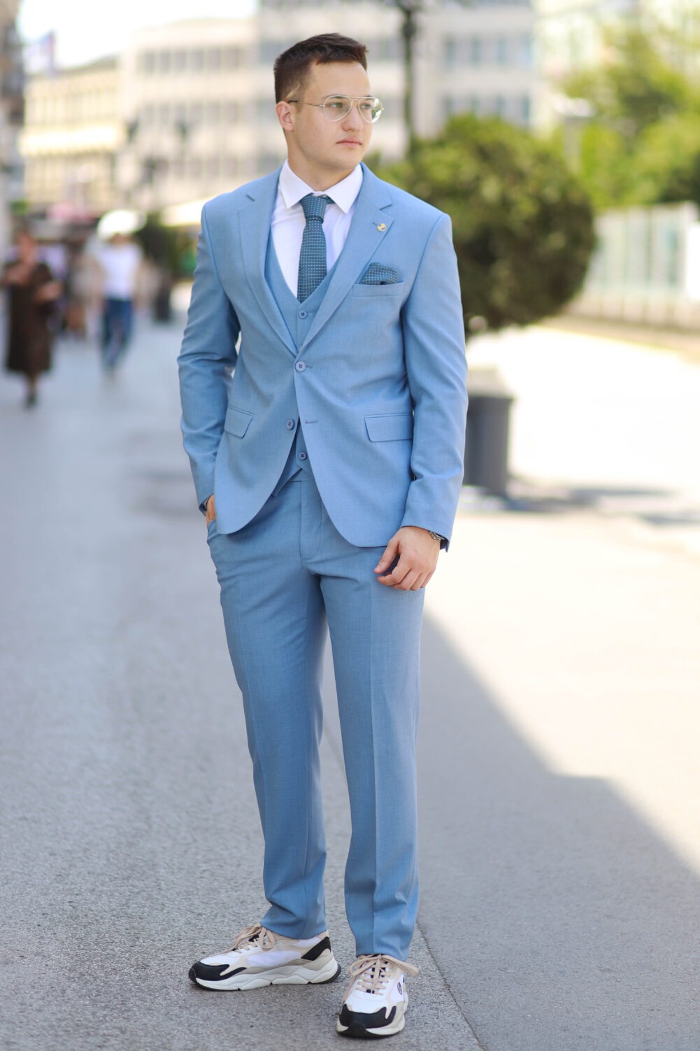 Svetlo Plavo Odelo - Slika 2