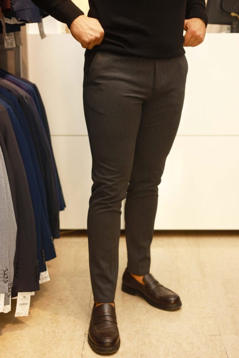 Grafitno Sive Pantalone